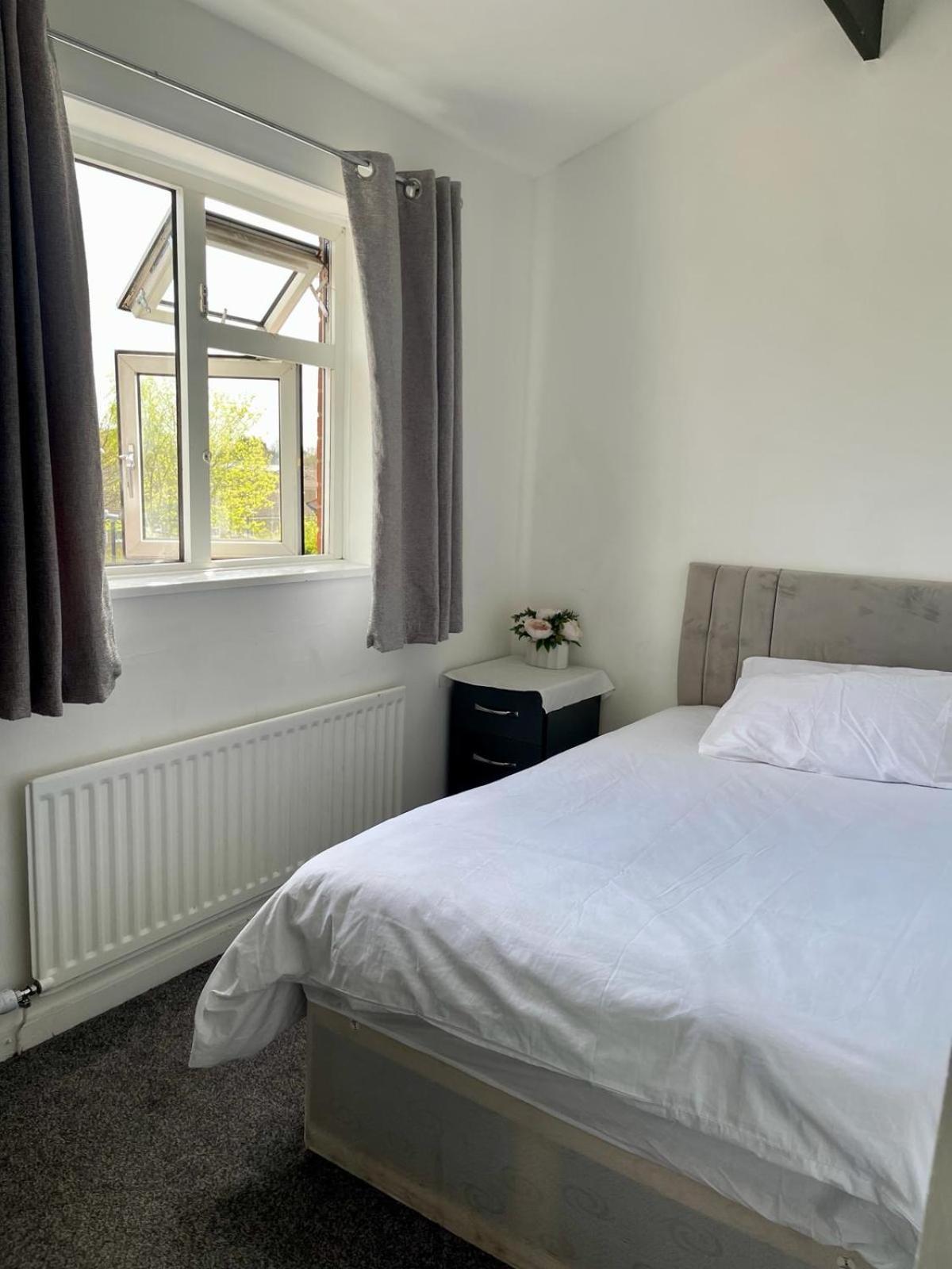 Homestays-Close To Coventry City And University I Free Parking I Wi-Fi Dış mekan fotoğraf